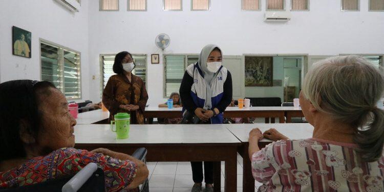 Bulan Bakti Setiap Tanggal 14, Demokrat Kota Cirebon Santuni Panti Jompo