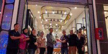 Dekatkan Diri dengan Konsumen, Gino Mariani Buka Toko Terbarunya di Cirebon