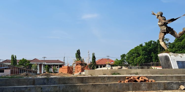Pembangunan Alun-alun Taman Pataraksa Lamban