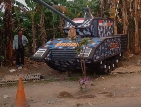 Meriahkan HUT RI ke-78, Pemuda Mekarsicalung Tampilkan Replika Tank Leopard
