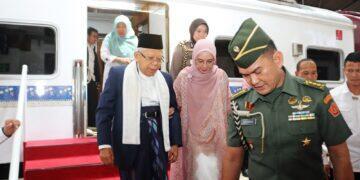 Kunjungan Kerja ke Cirebon, Wakil Presiden RI Gunakan KA Luar Biasa