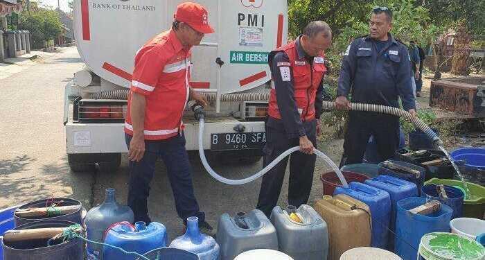 Ribuan Jiwa Terdampak Kekeringan di Majalengka, BPBD Majalengka Rutin Pasok Air Bersih