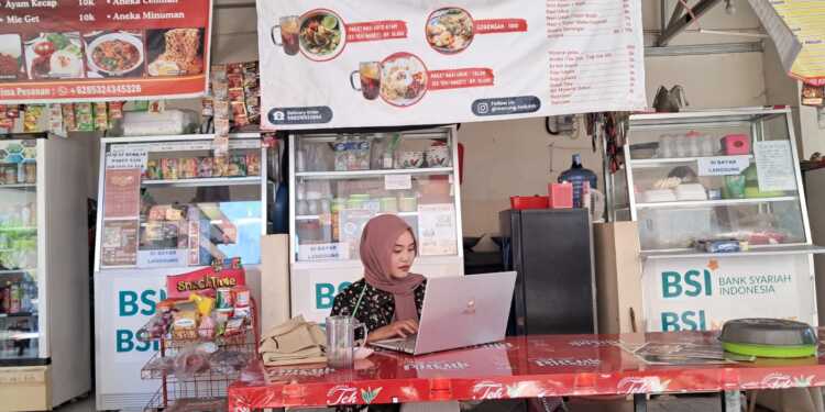 Eva Juniartika Handayani Kuliah Sambil Berbisnis