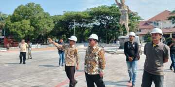 Sidak Alun-alun Taman Pataraksa, Bupati Imron Ingatkan Waktu