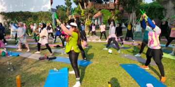 Puluhan Kaum Hawaa Ikuti Ikuti Pound Fit di Metland Hotel Cirebon