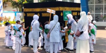 Ribuan Anak TK Kota Cirebon Ikuti Latihan Manasik Haji