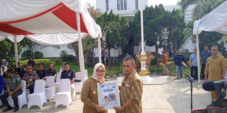 Belum Bisa Berbuat Banyak untuk Masyarakat Kota Cirebon, Azis Minta Maaf