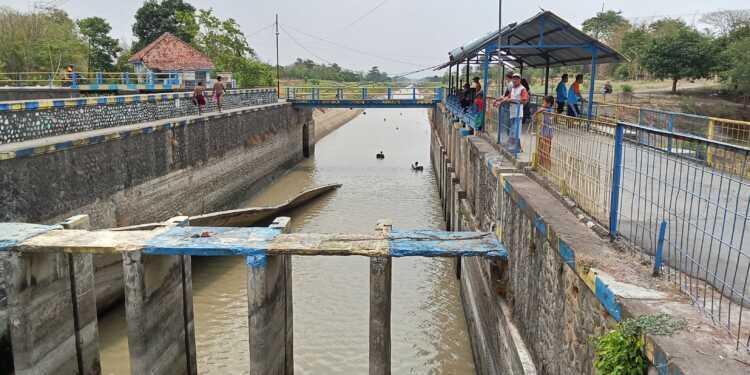 Sebulan Kedepan Sungai Sindupraja Dikeringkan