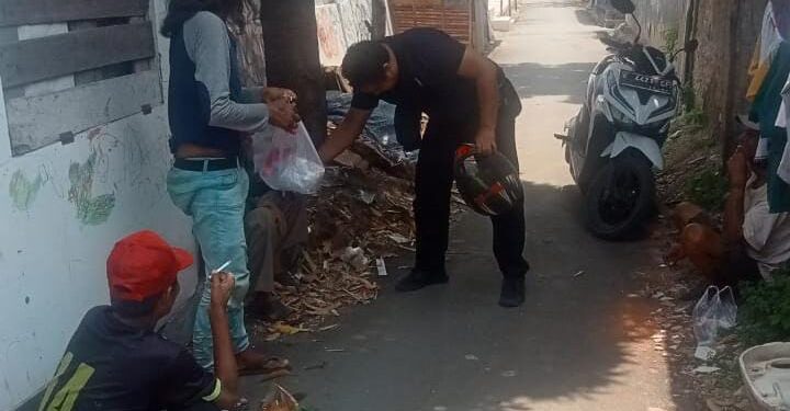 Tenggak Miras Oplosan di Pinggir Jalan, 3 Orang Diamankan Polsek Utbar