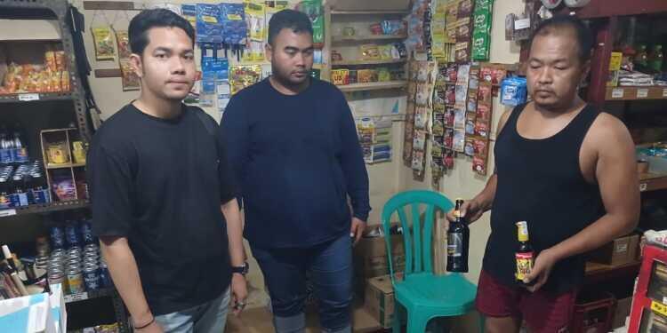 Polres Indramayu Amankan Seribu Lebih Botol Miras Berbagai Merek dari Toko Kelontong