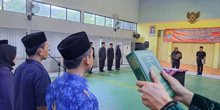 Lantik 93 PNS dan PPPK Tenaga Teknis, Bupati Imron: Berikanlah Kontribusi Positif Pada Kabupaten Cirebon