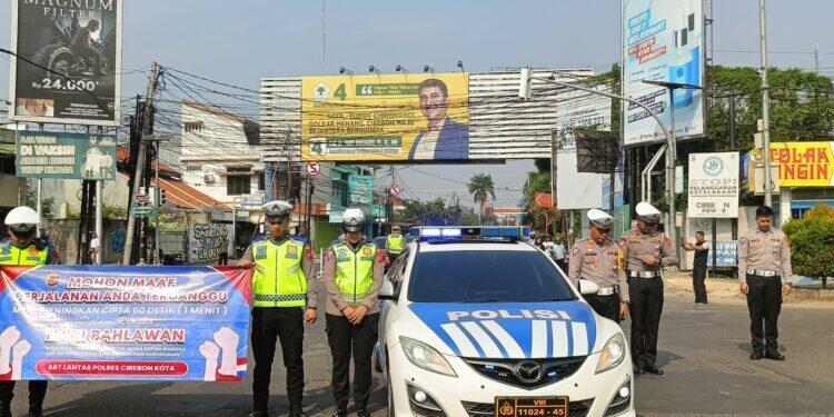 Hormati Jasa Para Pahlawan, Satlantas Polres Cirebon Kota Ajak Pengendara Heningkan Cipta