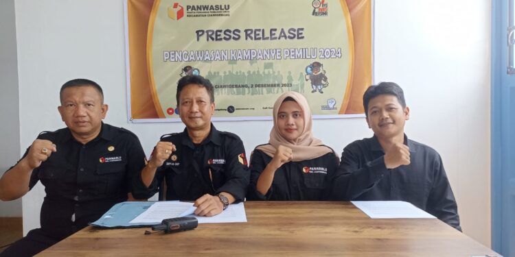Banyak Timses Tak Indahkan Aturan Pemasangan APS Maupun APK di Kecamatan Ciawigebang