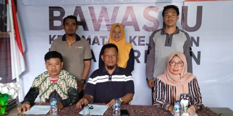 Panwascam Kejaksan Pantau Logistik Pemilu di Gudang KPU