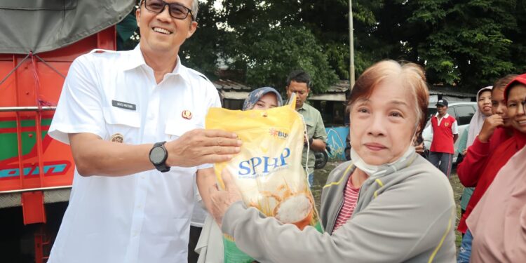 Stabilkan Harga Beras, Pemkot Cirebon Gelar GPM di Kelurahan Drajat