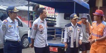 Dishub Kota Cirebon Minta Tukang Parkir Tertib Atur Kendaraan yang Parkir