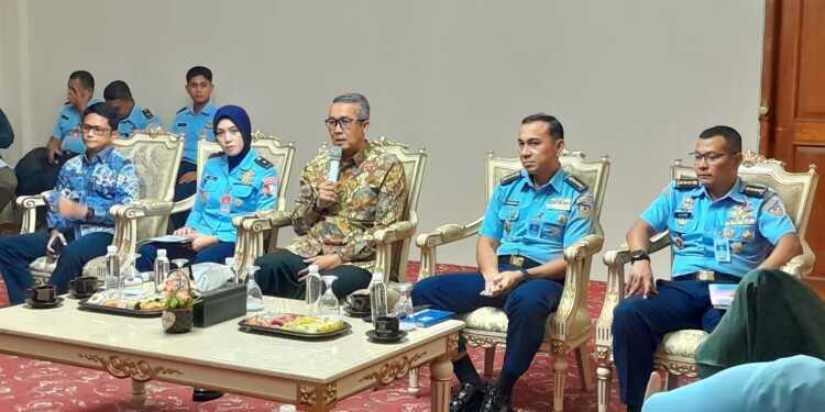 TNI AU Rayakan HUT ke-78 dengan Bakti Sosial