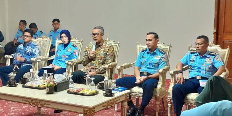 TNI AU Rayakan HUT ke-78 dengan Bakti Sosial