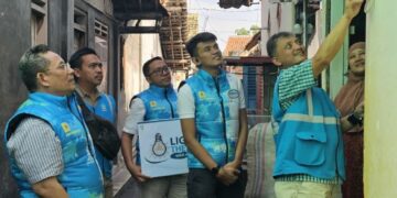 Secercah Harapan Melalui Program Light Up The Dream, Wujudkan Mimpi Zulaeha Merasakan Listrik