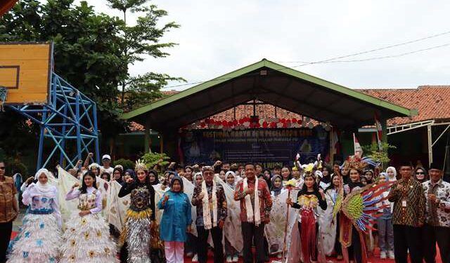 Bupati Imron Minta Kadisdik Perbanyak Sekolah Unggulan