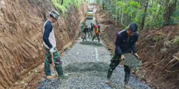 Satgas TMMD Kodim 0617 Majalengka Kebut Pembangunan Jalan di Cipasung