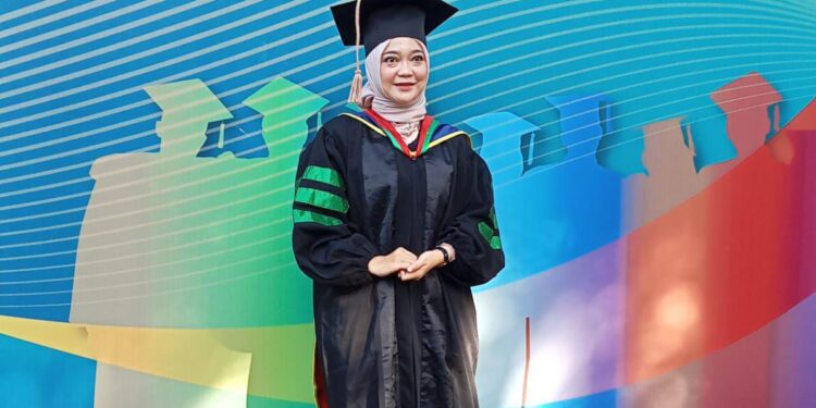 Mengenal Lebih Dekat Sri Sundari, Doktor Pendidikan Jasmani Perempuan Pertama di Cirebon