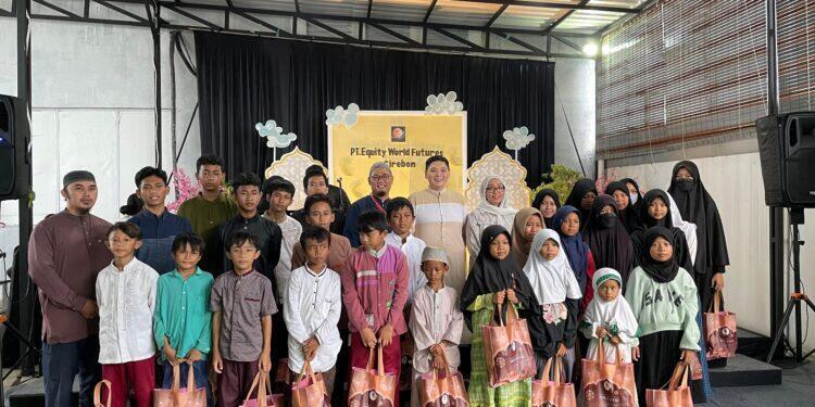 EWF Cirebon Berbagi Kebahagiaan Bersama Puluhan Anak Yatim