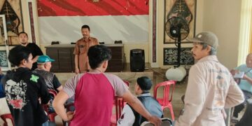 Gegara Diduga Jual Beras Bantuan, Warga Lebakmekar Tuntut Kuwu Mundur