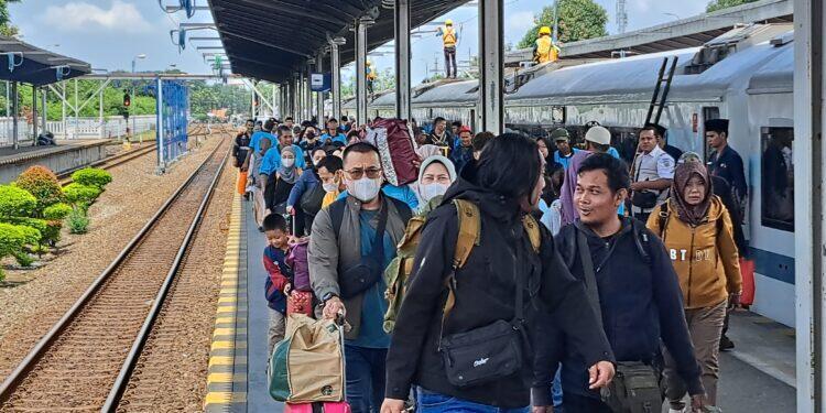 Jumlah Penumpang di Daop 3 Cirebon Mulai Meningkat