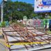 Papan Reklame di Sumber Roboh, Timpa Pengendara Motor