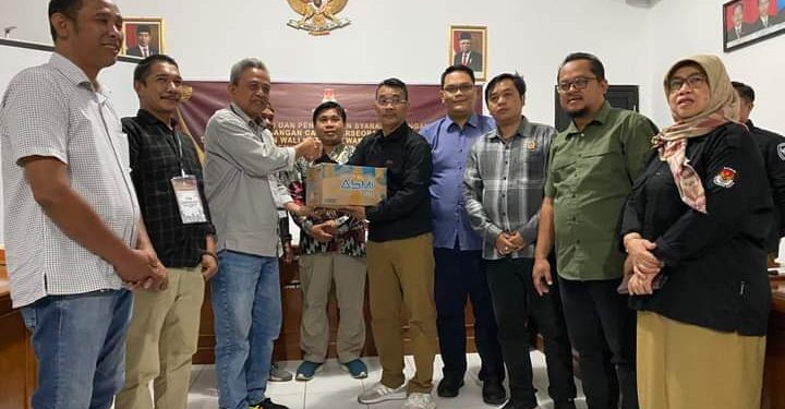 Berkas Calon Perseorangan Dikembalikan oleh KPU Kota Cirebon