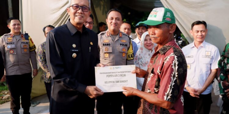 Kelompok Tani di Kota Cirebon Dapat Bantuan Pompa Air