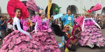 Pemkot Cirebon Gelar Fashion Carnival Bertema Go Green