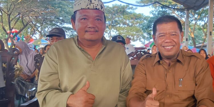 Teriakan “SAE – SAE” Menggema Saat Sekda Eman Hadiri Pagelaran Mapag Sri di Desa Gandawesi