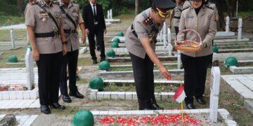 HUT Bhayangkara ke-78, Polres Ciko Ziarah di TMP Kesenden