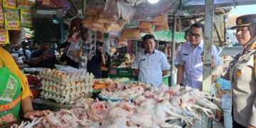 Pj Bupati Cirebon dan Forkopimda Monitoring Harga Bahan Pokok