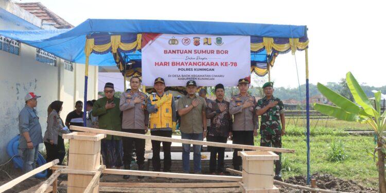 Jelang HUT Bhayangkara ke-78, Warga Desa Baok Dapat Bantuan Sumur Bor