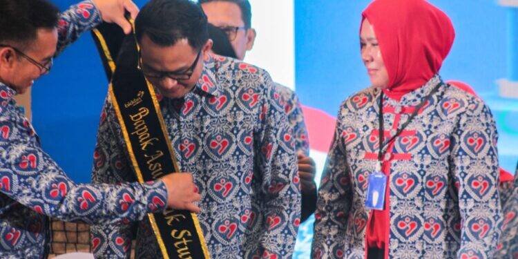 Kabupaten Cirebon Terima Gelar Bapak dan Ibu Asuh Anak Stunting