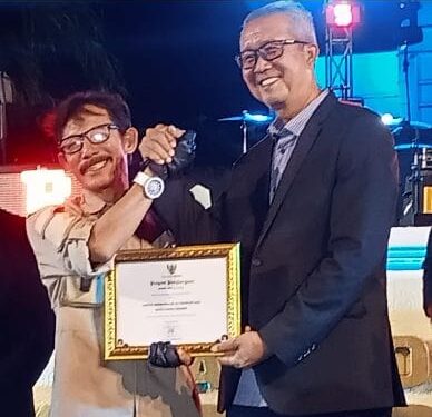 Panglima Laskar Macan Ali Terima Penghargaan dari Pj Walikota Cirebon