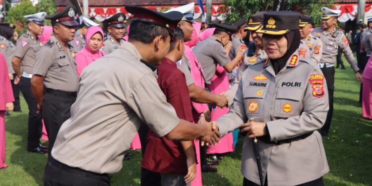 63 Personel Polresta Cirebon Naik Pangkat