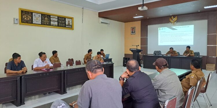 Disperdagin Lelang Bongkaran Pasar Palimanan