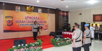 Kapolresta Cirebon Pimpin Upacara Sertijab Wakapolresta Cirebon