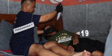 44 Adegan Diperagakan Dalam Pembunuhan Sang Kekasih di Kamar Hotel