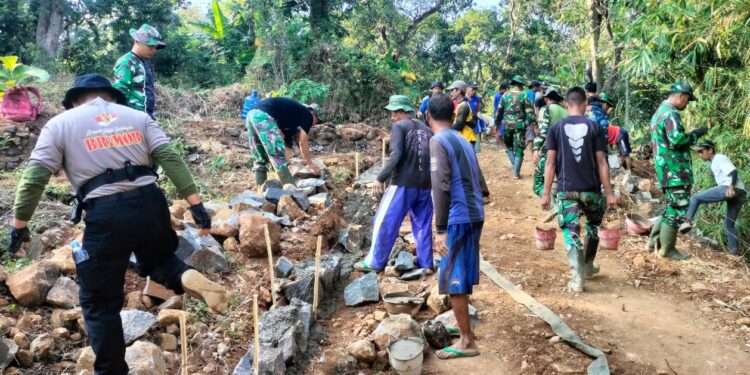 Sepekan TMMD di Desa Kubang, Kolaborasi Pengerjaan Infrastruktur Tuai Progres