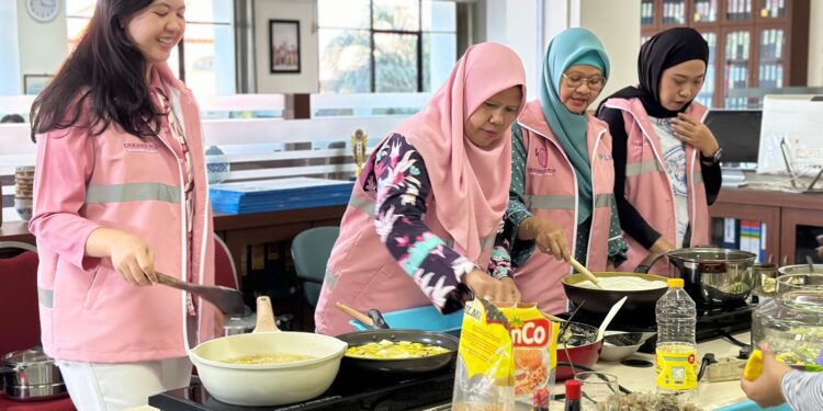 Wanita Hebat PLN Kenalkan Kompor Induksi Sebagai Solusi Tepat Memasak Masa Kini