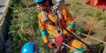 Tingkatkan Kepedulian Keamanan Listrik, PLN UP3 Cirebon Imbau Pelanggan Proaktif Melaporkan Potensi Bahaya