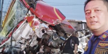 Hendak Padamkan Kebakaran, Truk Damkar Indramayu Tertemper KA 