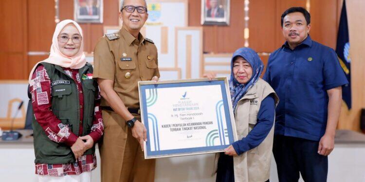 Kota Cirebon Terima Penghargaan Kader Keamanan Pangan Tingkat Nasional