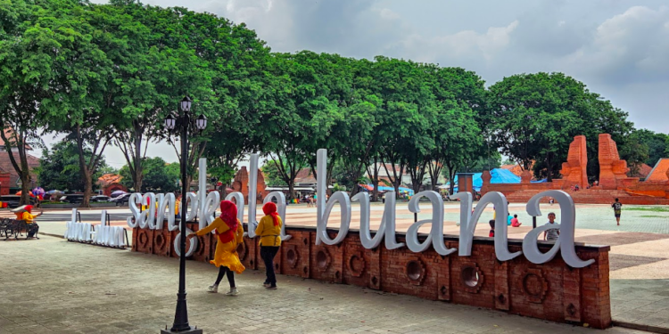 Pasar Rakyat Muludan Digelar Kembali di Alun-alun Sangkala Buana