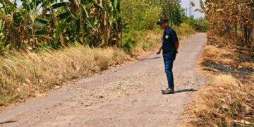 Jalan Desa Seuseupan Rusak Parah Puluhan Tahun Terabaikan